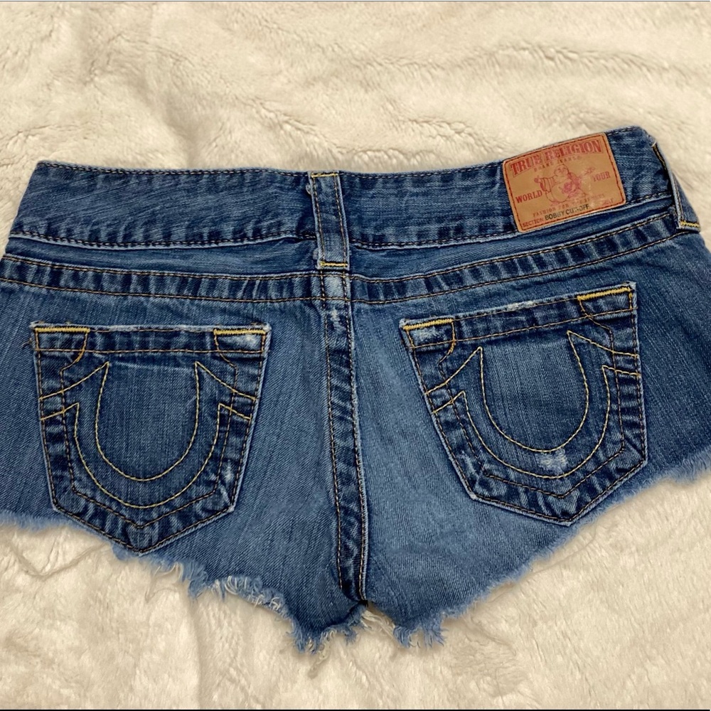 TRUE RELIGION BOBBY-CUT SHORTS - 27